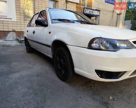 Білий Деу Нексія, об'ємом двигуна 1.5 л та пробігом 318 тис. км за 1500 $, фото 3 на Automoto.ua