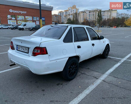 Деу Нексія 2009 у Києві на Automoto.ua Білий Деу Нексія, об'ємом двигуна 1.5 л та пробігом 180 тис. км за 1500 $, фото 5 на Automoto.ua