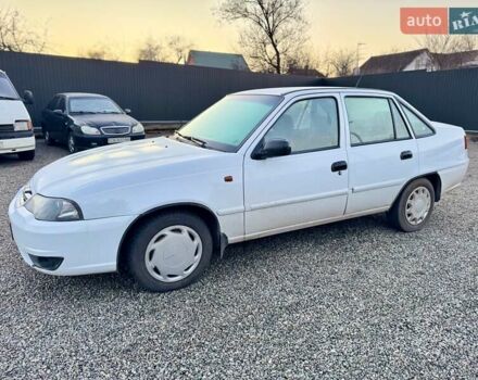 Белый Дэу Нексия, объемом двигателя 1.5 л и пробегом 209 тыс. км за 2399 $, фото 1 на Automoto.ua