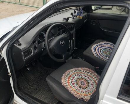 Белый Дэу Нексия, объемом двигателя 1.6 л и пробегом 298 тыс. км за 1650 $, фото 6 на Automoto.ua