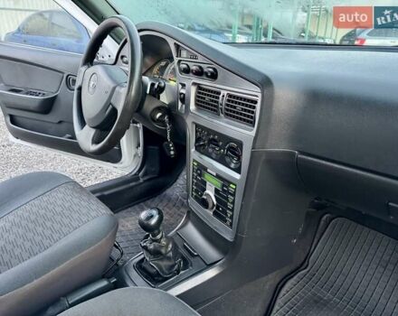 Белый Дэу Нексия, объемом двигателя 1.5 л и пробегом 209 тыс. км за 2399 $, фото 31 на Automoto.ua