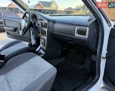 Белый Дэу Нексия, объемом двигателя 1.6 л и пробегом 150 тыс. км за 1650 $, фото 39 на Automoto.ua