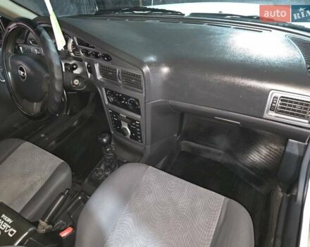 Белый Дэу Нексия, объемом двигателя 1.6 л и пробегом 165 тыс. км за 1800 $, фото 13 на Automoto.ua