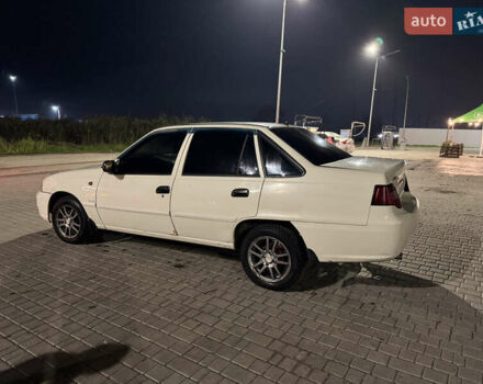 Белый Дэу Нексия, объемом двигателя 1.5 л и пробегом 180 тыс. км за 1950 $, фото 1 на Automoto.ua