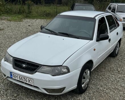 Дэу Нексия 2012 в Ивано-Франковске на Automoto.ua Белый Дэу Нексия, объемом двигателя 1.5 л и пробегом 300 тыс. км за 950 $, фото 2 на Automoto.ua