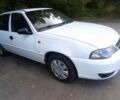 Белый Дэу Нексия, объемом двигателя 1.5 л и пробегом 150 тыс. км за 3000 $, фото 1 на Automoto.ua