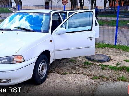 Деу Нексія 1996 у Харкові на Automoto.ua Білий Деу Нексія, об'ємом двигуна 1.5 л та пробігом 0 тис. км за 2000 $, фото 1 на Automoto.ua