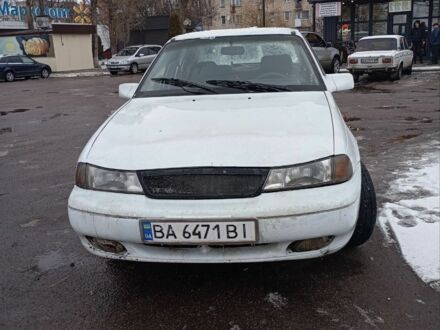 Дэу Нексия 1996 в Александрие на Automoto.ua Белый Дэу Нексия, объемом двигателя 1.5 л и пробегом 280 тыс. км за 75000 $, фото 1 на Automoto.ua