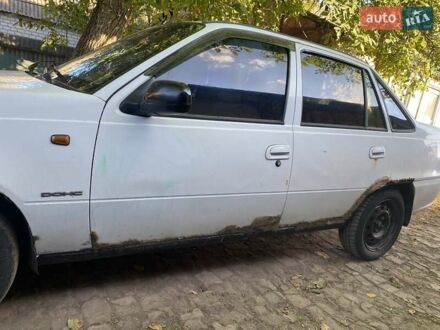 Дэу Нексия 2008 в Харькове на Automoto.ua Белый Дэу Нексия, объемом двигателя 1.6 л и пробегом 400 тыс. км за 1335 $, фото 1 на Automoto.ua