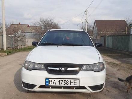 Деу Нексія 2008 у Кропивницькому (Кіровограді) на Automoto.ua Білий Деу Нексія, об'ємом двигуна 1.5 л та пробігом 99 тис. км за 2800 $, фото 1 на Automoto.ua