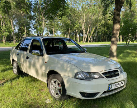 Белый Дэу Нексия, объемом двигателя 1.6 л и пробегом 210 тыс. км за 2300 $, фото 1 на Automoto.ua