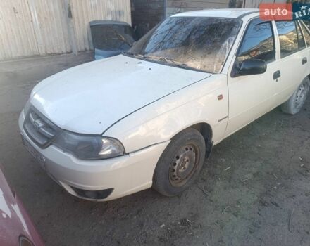Белый Дэу Нексия, объемом двигателя 1.6 л и пробегом 333 тыс. км за 2500 $, фото 1 на Automoto.ua