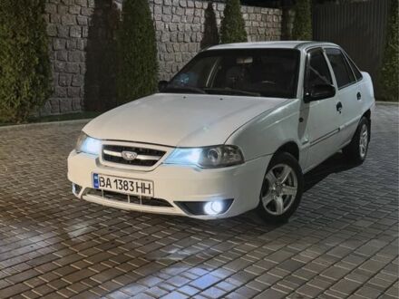 Белый Дэу Нексия, объемом двигателя 1.6 л и пробегом 298 тыс. км за 1650 $, фото 1 на Automoto.ua