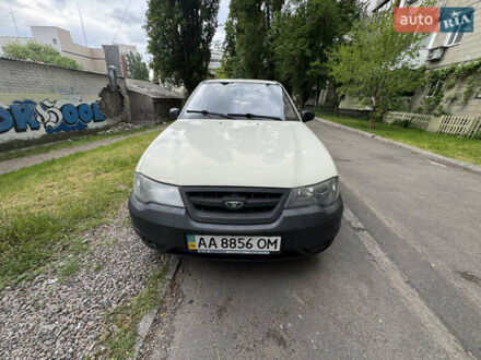 Дэу Нексия 2011 в Киеве на Automoto.ua Белый Дэу Нексия, объемом двигателя 1.5 л и пробегом 148 тыс. км за 2000 $, фото 1 на Automoto.ua