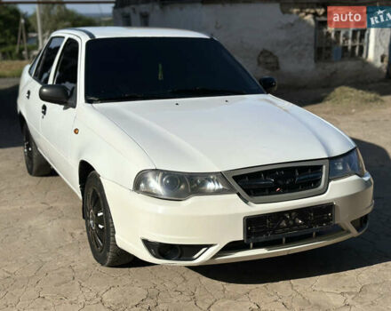 Белый Дэу Нексия, объемом двигателя 1.6 л и пробегом 165 тыс. км за 2250 $, фото 1 на Automoto.ua