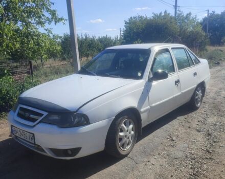 Белый Дэу Нексия, объемом двигателя 1.5 л и пробегом 150 тыс. км за 1400 $, фото 1 на Automoto.ua