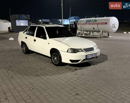 Белый Дэу Нексия, объемом двигателя 1.5 л и пробегом 180 тыс. км за 1950 $, фото 1 на Automoto.ua