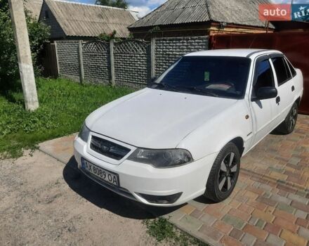 Белый Дэу Нексия, объемом двигателя 1.6 л и пробегом 179 тыс. км за 1700 $, фото 1 на Automoto.ua