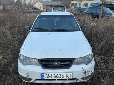 Дэу Нексия 2012 в Ивано-Франковске на Automoto.ua Белый Дэу Нексия, объемом двигателя 1.5 л и пробегом 600 тыс. км за 1700 $, фото 1 на Automoto.ua