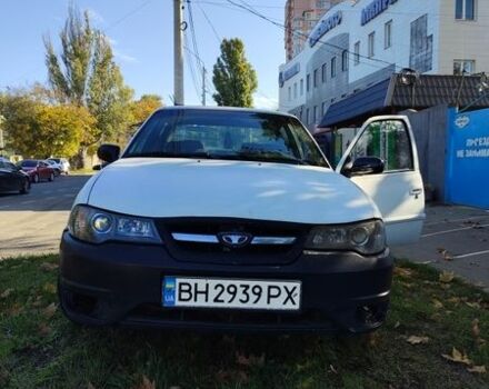 Белый Дэу Нексия, объемом двигателя 1.6 л и пробегом 214 тыс. км за 2400 $, фото 1 на Automoto.ua