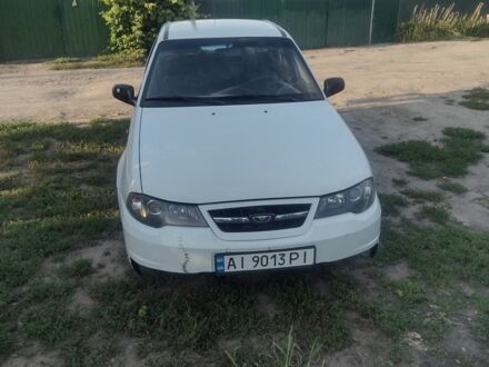 Білий Деу Нексія, об'ємом двигуна 1.6 л та пробігом 88 тис. км за 2000 $, фото 1 на Automoto.ua