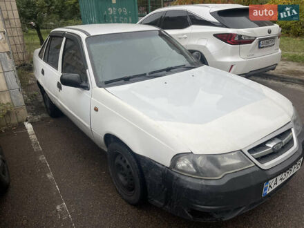 Дэу Нексия 2012 в Киеве на Automoto.ua Белый Дэу Нексия, объемом двигателя 1.6 л и пробегом 145 тыс. км за 2000 $, фото 1 на Automoto.ua