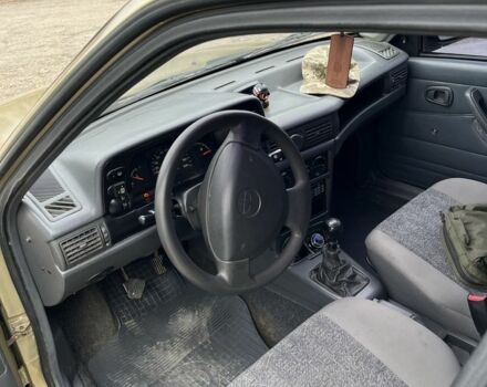 Бежевий Деу Нексія, об'ємом двигуна 1.5 л та пробігом 178 тис. км за 1500 $, фото 6 на Automoto.ua