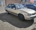 Бежевий Деу Нексія, об'ємом двигуна 1.5 л та пробігом 274 тис. км за 1000 $, фото 1 на Automoto.ua