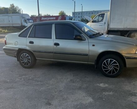 Бежевый Дэу Нексия, объемом двигателя 1.5 л и пробегом 263 тыс. км за 1450 $, фото 3 на Automoto.ua