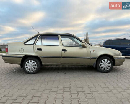 Бежевый Дэу Нексия, объемом двигателя 1.5 л и пробегом 273 тыс. км за 1150 $, фото 4 на Automoto.ua