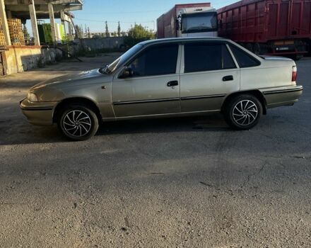 Бежевый Дэу Нексия, объемом двигателя 1.5 л и пробегом 263 тыс. км за 1450 $, фото 4 на Automoto.ua