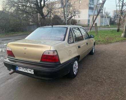 Бежевый Дэу Нексия, объемом двигателя 1.5 л и пробегом 200 тыс. км за 950 $, фото 2 на Automoto.ua