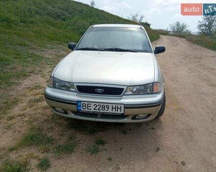 Бежевый Дэу Нексия, объемом двигателя 1.6 л и пробегом 70 тыс. км за 2700 $, фото 4 на Automoto.ua