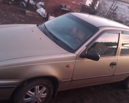 Бежевый Дэу Нексия, объемом двигателя 1.5 л и пробегом 137 тыс. км за 2100 $, фото 1 на Automoto.ua