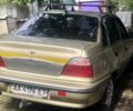 Бежевый Дэу Нексия, объемом двигателя 1.5 л и пробегом 180 тыс. км за 1700 $, фото 3 на Automoto.ua