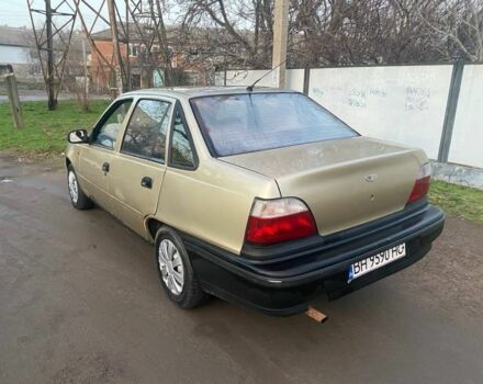 Бежевый Дэу Нексия, объемом двигателя 1.5 л и пробегом 200 тыс. км за 950 $, фото 3 на Automoto.ua