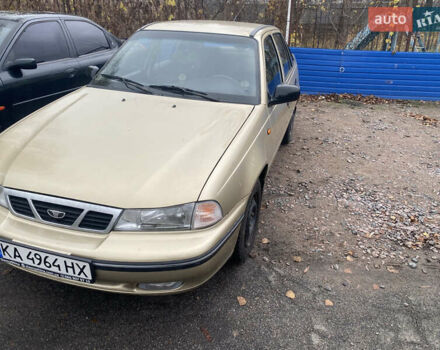 Бежевый Дэу Нексия, объемом двигателя 1.5 л и пробегом 308 тыс. км за 2100 $, фото 3 на Automoto.ua