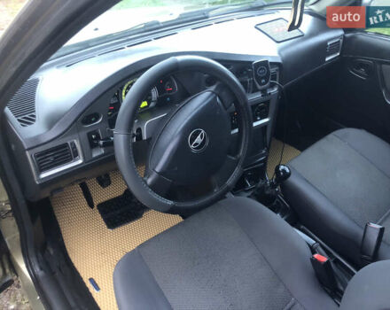 Бежевий Деу Нексія, об'ємом двигуна 1.6 л та пробігом 171 тис. км за 1550 $, фото 9 на Automoto.ua