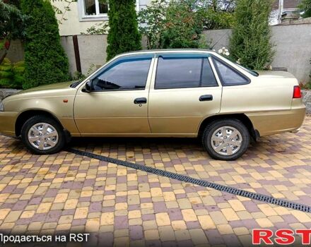 Бежевый Дэу Нексия, объемом двигателя 1.5 л и пробегом 111 тыс. км за 2600 $, фото 5 на Automoto.ua