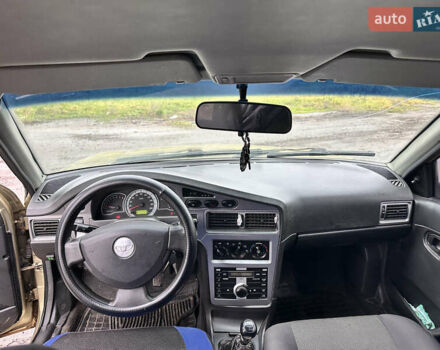 Бежевый Дэу Нексия, объемом двигателя 1.5 л и пробегом 254 тыс. км за 1950 $, фото 11 на Automoto.ua