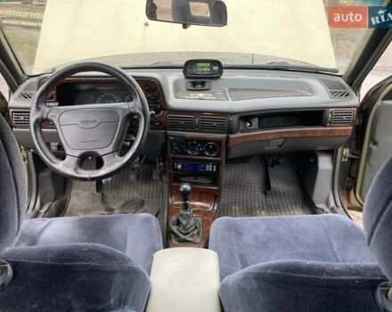 Бежевый Дэу Нексия, объемом двигателя 1.5 л и пробегом 183 тыс. км за 3000 $, фото 4 на Automoto.ua