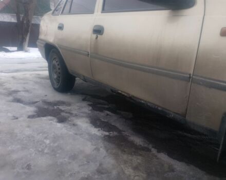 Бежевый Дэу Нексия, объемом двигателя 0 л и пробегом 200 тыс. км за 800 $, фото 1 на Automoto.ua