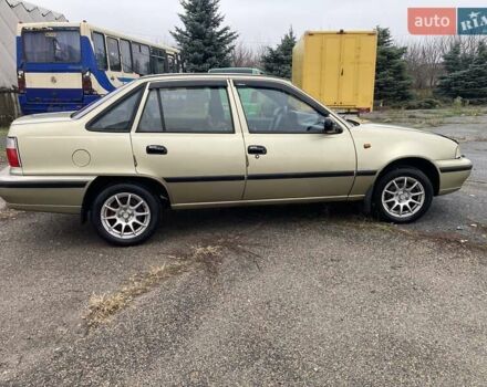 Бежевый Дэу Нексия, объемом двигателя 1.5 л и пробегом 183 тыс. км за 3000 $, фото 12 на Automoto.ua