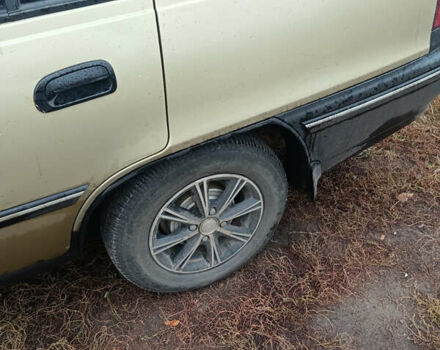 Бежевый Дэу Нексия, объемом двигателя 1.5 л и пробегом 192 тыс. км за 2000 $, фото 5 на Automoto.ua