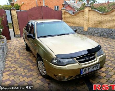 Бежевый Дэу Нексия, объемом двигателя 1.5 л и пробегом 111 тыс. км за 2600 $, фото 3 на Automoto.ua