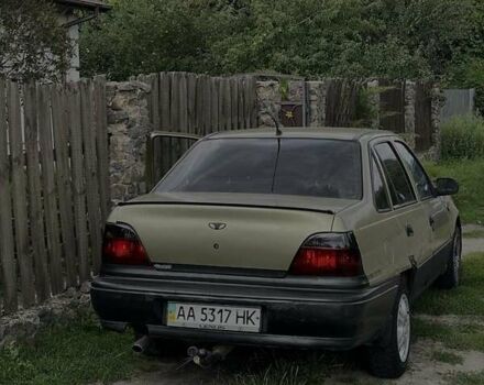 Бежевый Дэу Нексия, объемом двигателя 1.5 л и пробегом 35 тыс. км за 1699 $, фото 3 на Automoto.ua