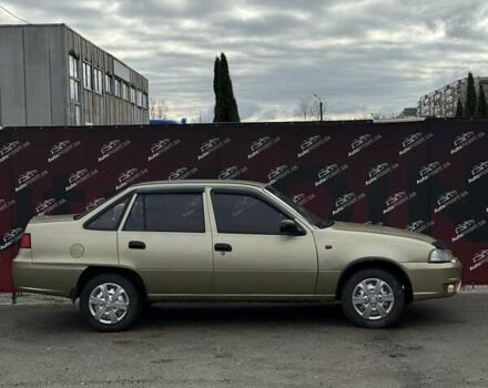 Бежевый Дэу Нексия, объемом двигателя 0 л и пробегом 111 тыс. км за 2600 $, фото 3 на Automoto.ua