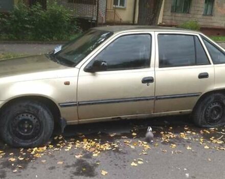Бежевый Дэу Нексия, объемом двигателя 1.5 л и пробегом 140 тыс. км за 500 $, фото 7 на Automoto.ua