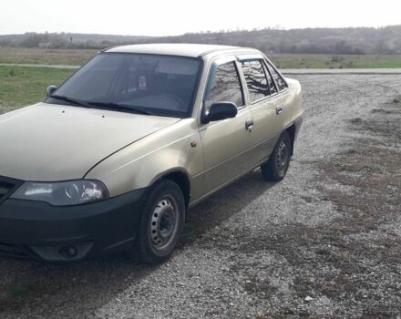 Бежевий Деу Нексія, об'ємом двигуна 1.5 л та пробігом 200 тис. км за 2000 $, фото 1 на Automoto.ua