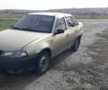 Бежевий Деу Нексія, об'ємом двигуна 1.5 л та пробігом 200 тис. км за 2000 $, фото 1 на Automoto.ua